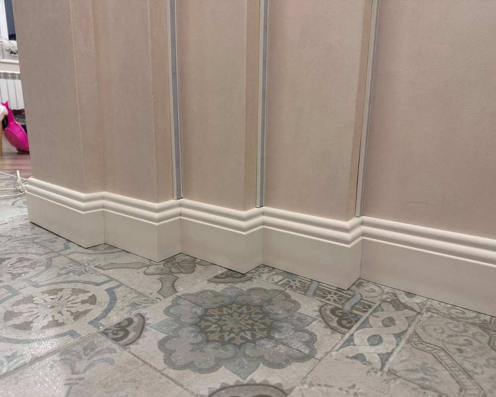 Плинтус из полистирола высокой плотности NMC Wallstyl FL2 Белый