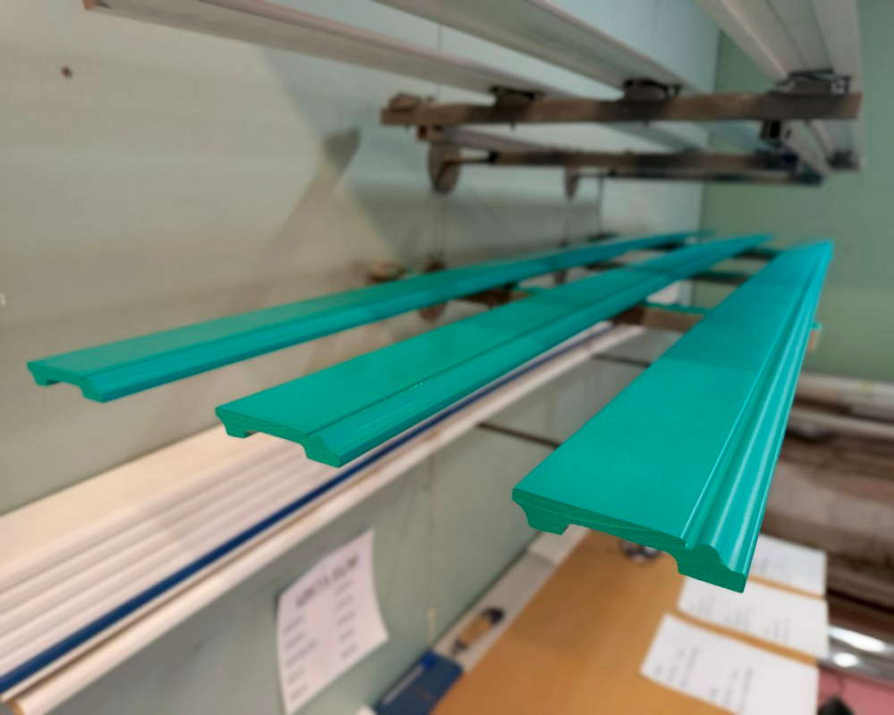 Плинтус из полистирола высокой плотности Волшебная Палочка 100*13*2000. MSPOL 103. Окраска включена в стоимость