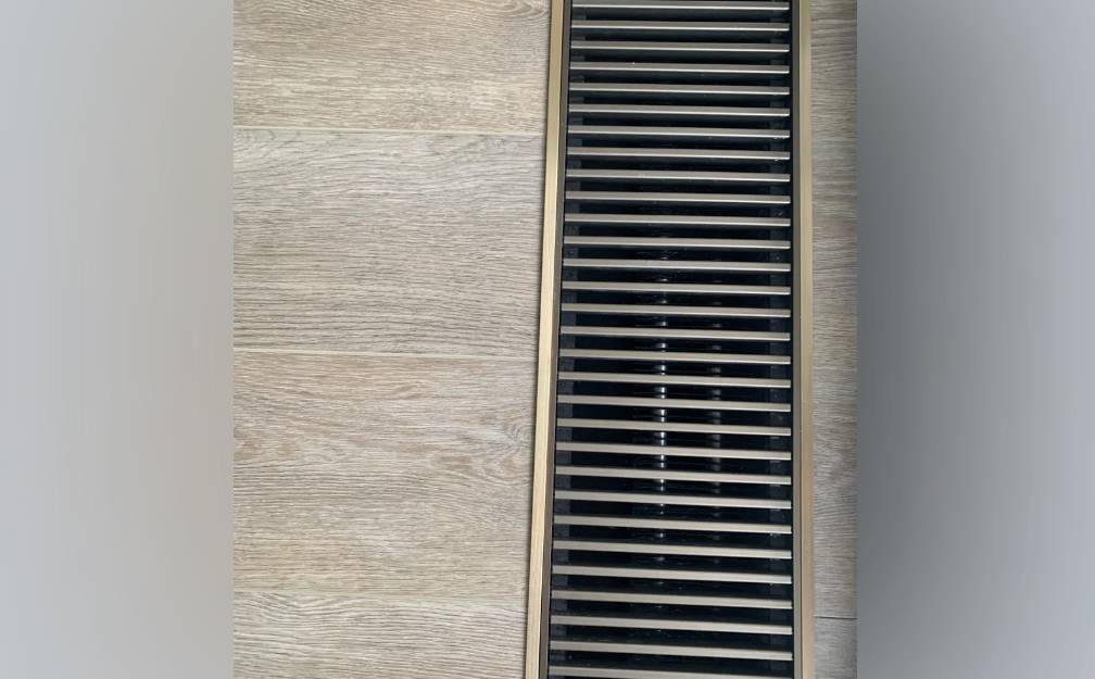 PVL90-03 Угол латунь Брашированная 10х10мм 2.7м