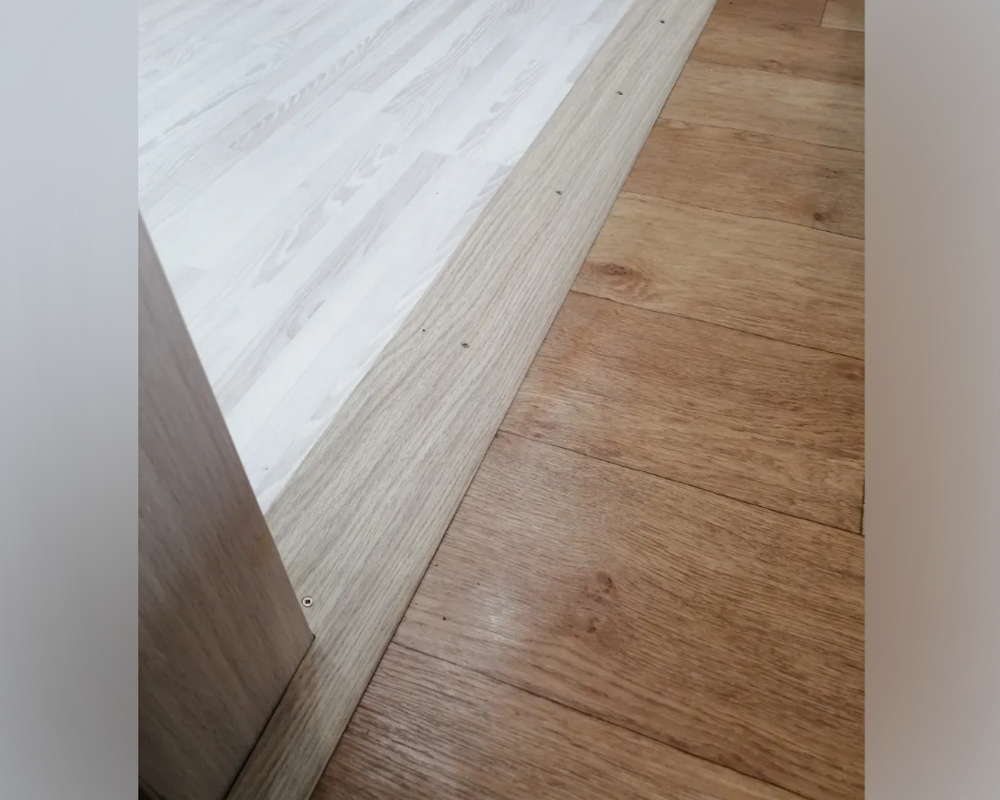 Порог одноуровневый ПС 18.900.059 Бетон скай