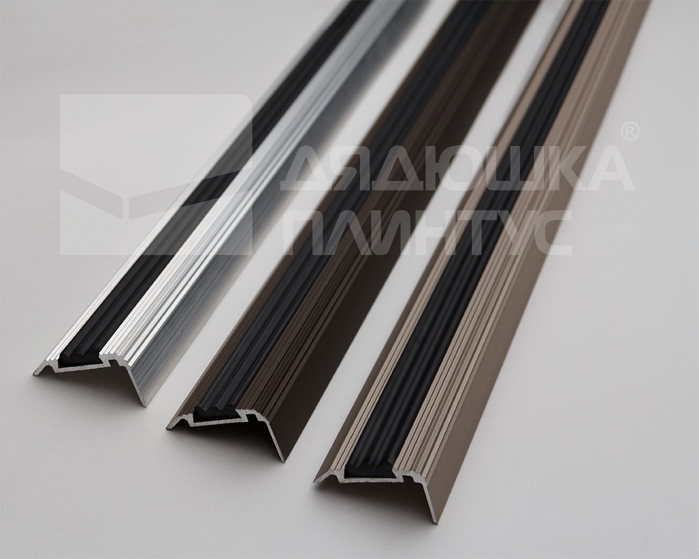 Порог угловой ПУ 07-1.900.042л Анод шампань