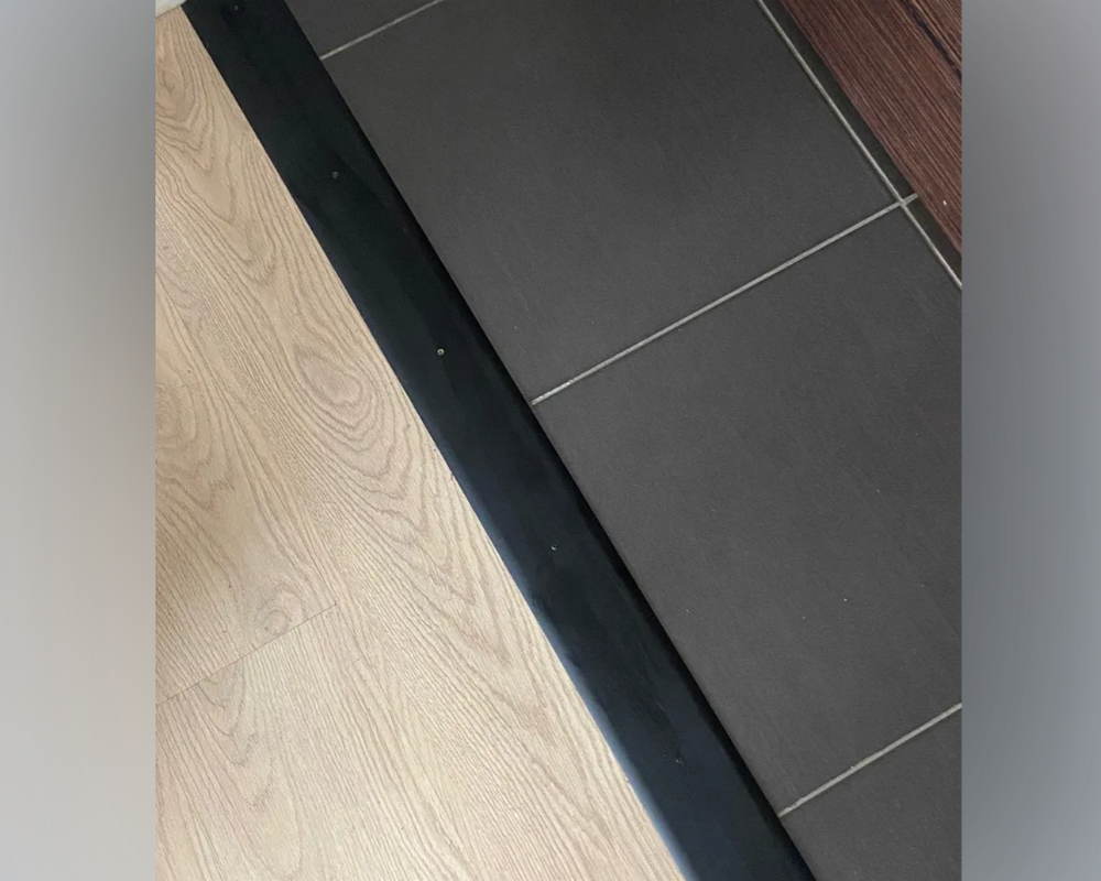 Порог одноуровневый ПС 18.900.15 Черный