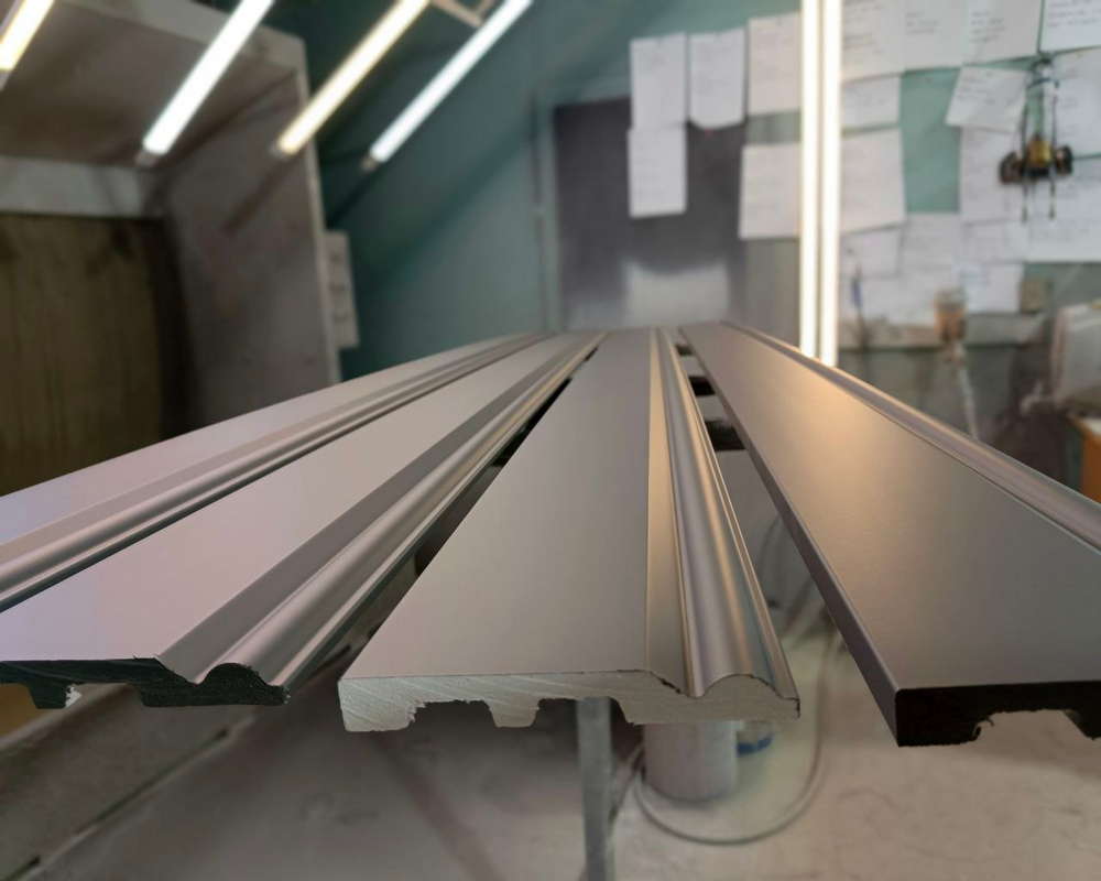 Плинтус из полистирола высокой плотности Волшебная Палочка 100*13*2000. MSPOL 103. Окраска включена в стоимость