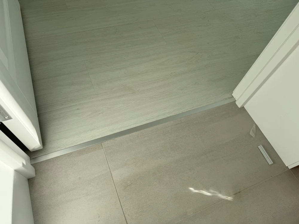 Алюминиевый  профиль ПТ-18 (72276PX)  серый муар 2,7 м.