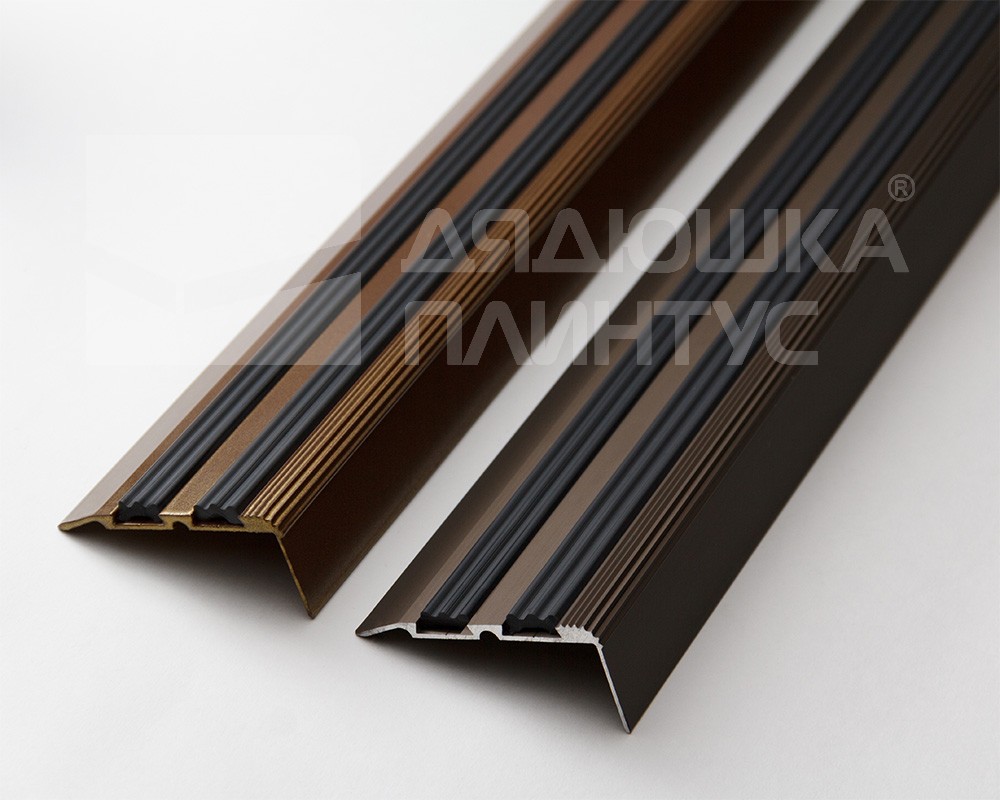 Порог угловой ПУ 07.900.001ч Алюминий