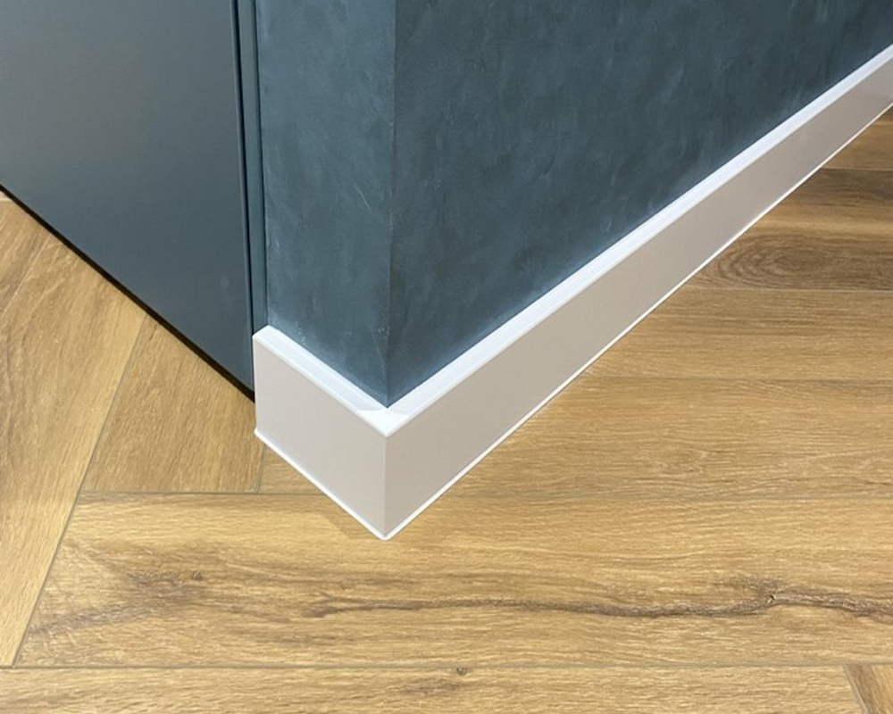 Плинтус ХДФ Dollken Cubu Flex Life 80мм х 2,5 м 1013 Белый