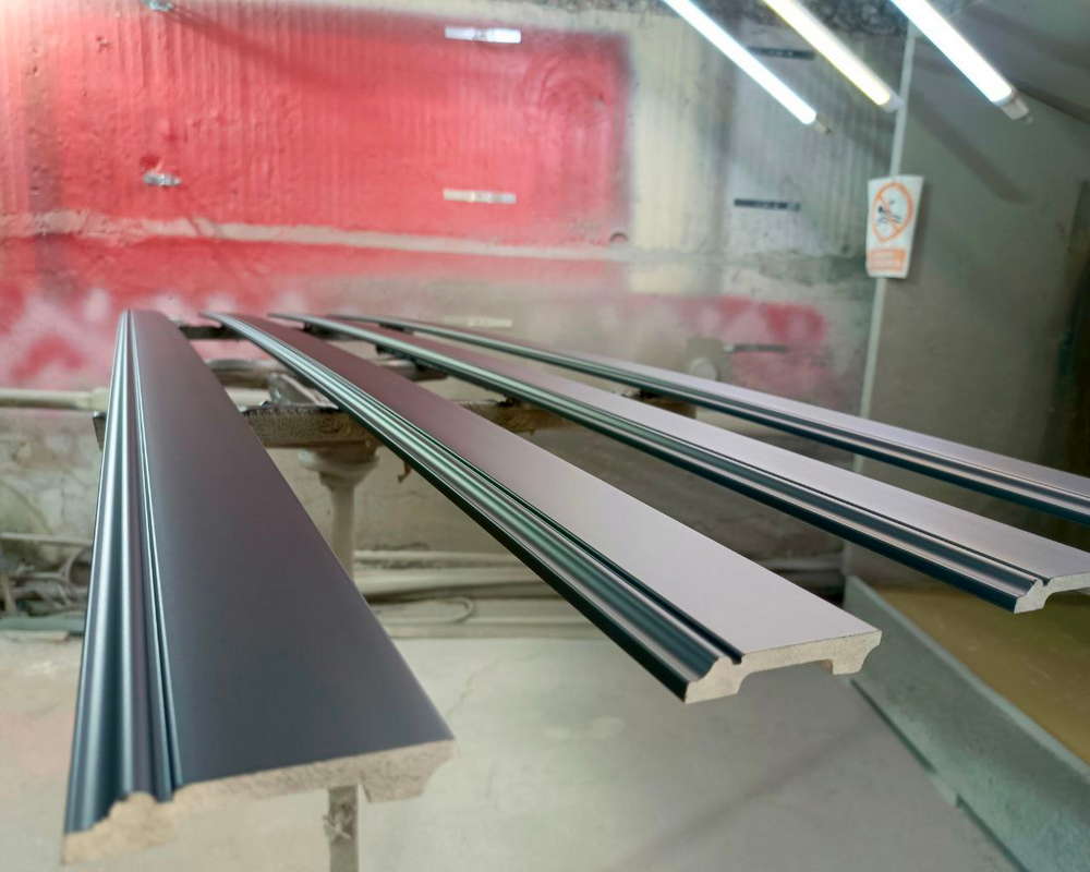 Плинтус из полистирола высокой плотности Волшебная Палочка 100*13*2000. MSPOL 103. Окраска включена в стоимость