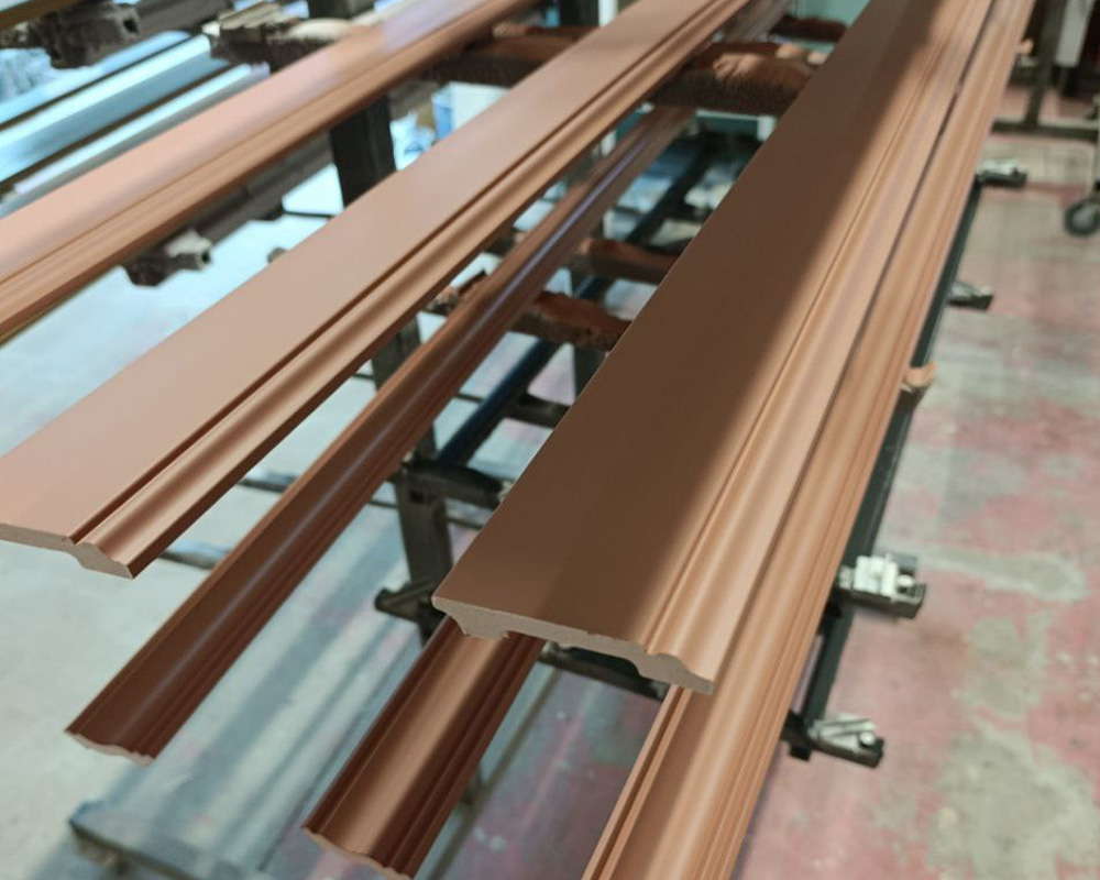 Плинтус из полистирола высокой плотности Волшебная Палочка 100*13*2000. MSPOL 103. Окраска включена в стоимость