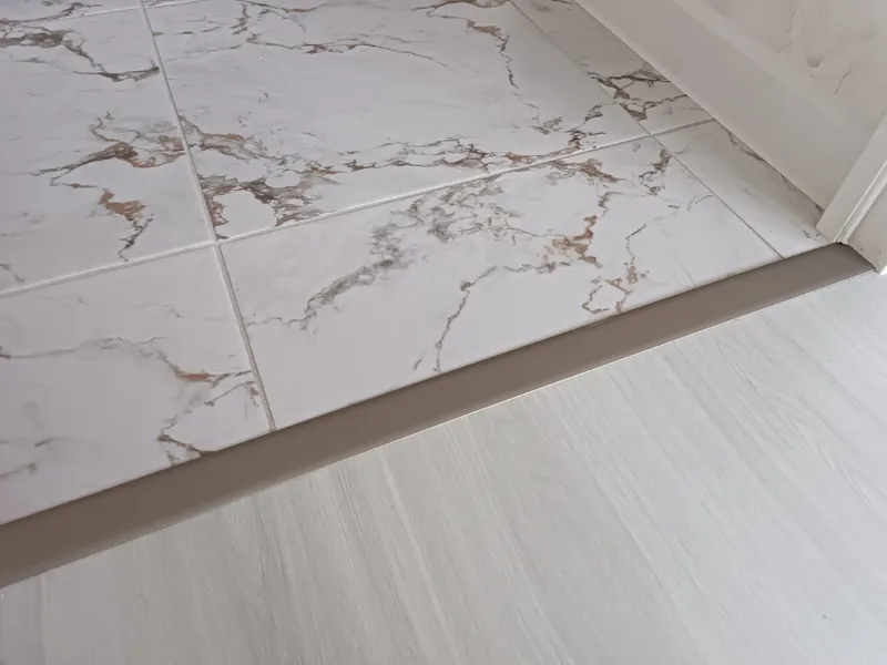 Профиль Т-образный Волшебная палочка MSPS 11.2700.042L Шампань люкс