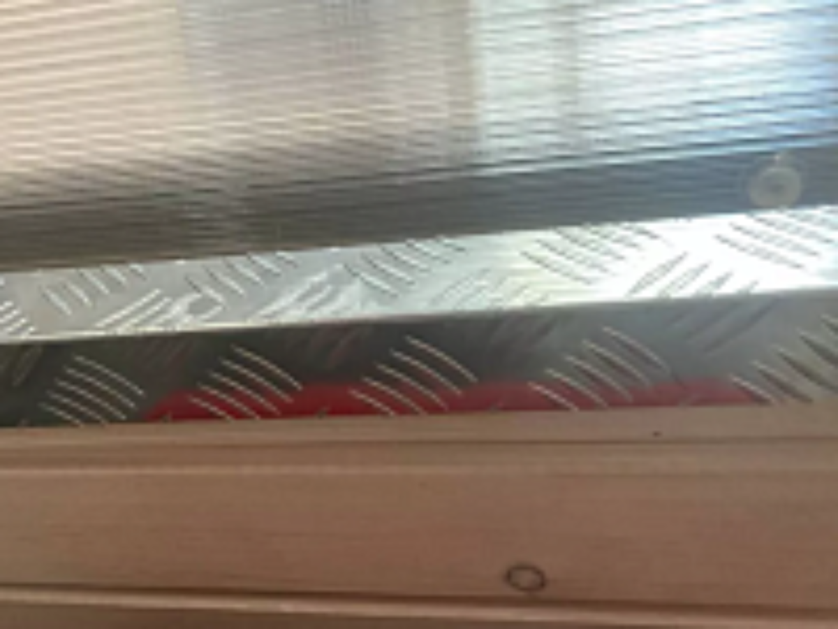 Угол рифлёный алюминиевый Укв 02.2000.500 60х30 мм