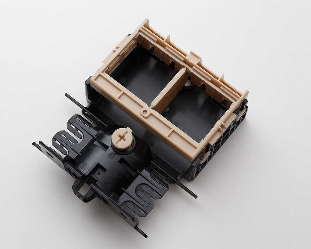 Монтажный бокс под две розетки 45х45 мм, компл.