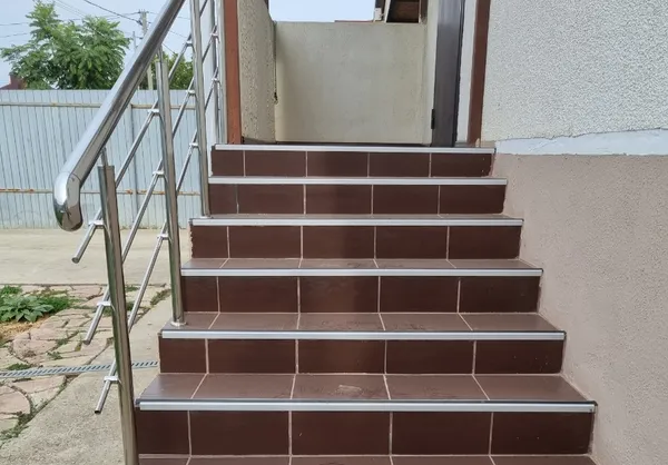 Порог угловой ПУ 71.900.001ч Алюминий