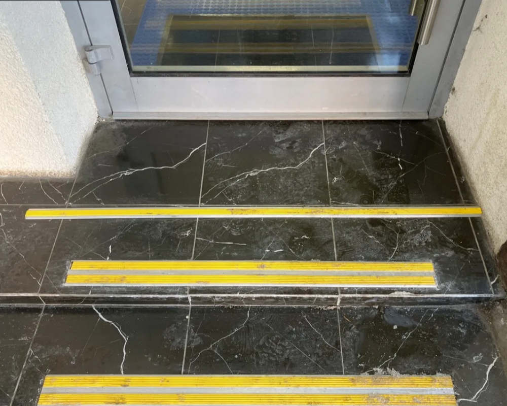 Порог одноуровневый ПС 08-1.1800.02л Золото анод