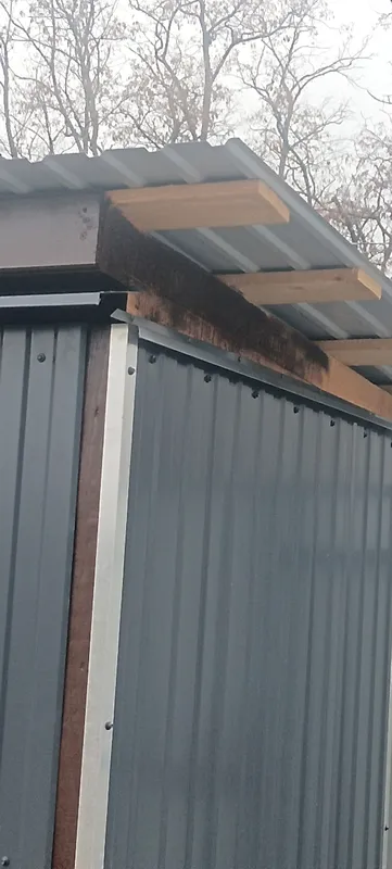 Уголок разнополочный 20х10 мм Уп 05.2000.502л Золото. Цена за 5 штук.