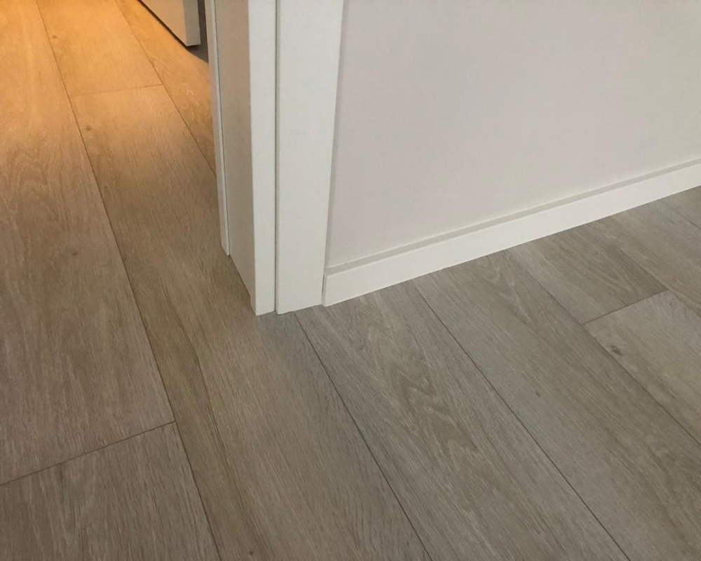 Плинтус ХДФ Dollken Cubu Flex Life XL 80 мм х 2,5 м 5012 Белый