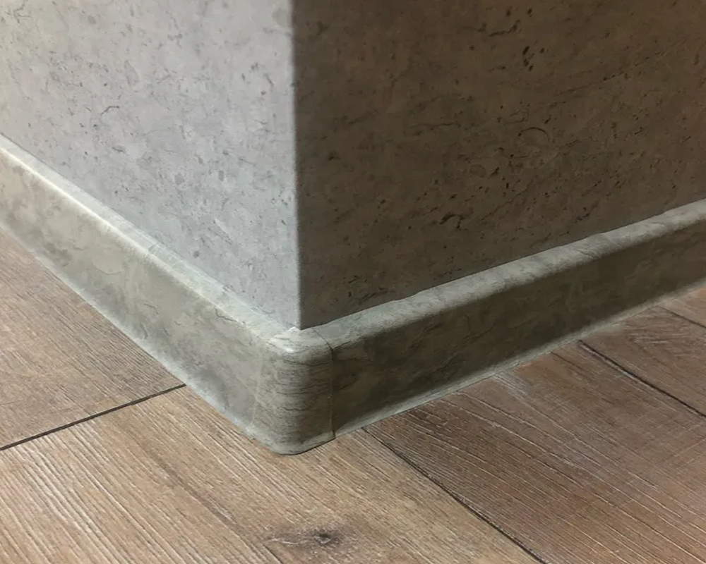 Плинтус ПВХ   MAGIC STIСK 77мм 2,2 м MS101 Граб