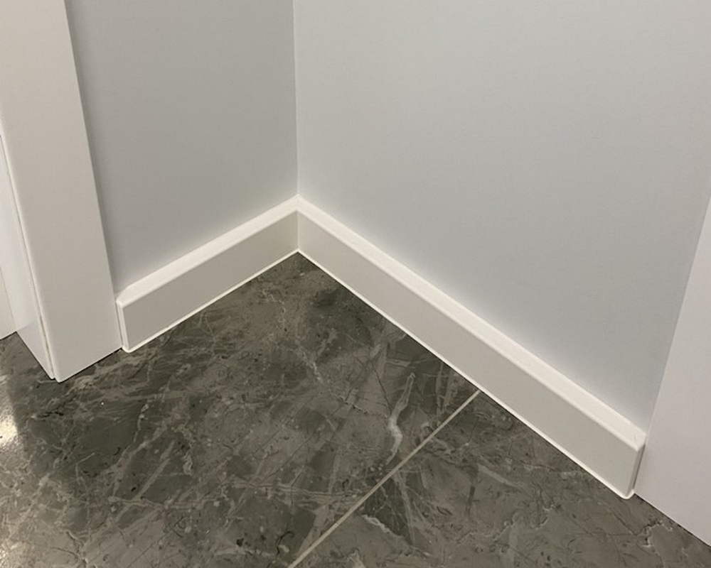 Плинтус ХДФ Dollken Cubu Flex Life 80мм х 2,5 м 1013 Белый