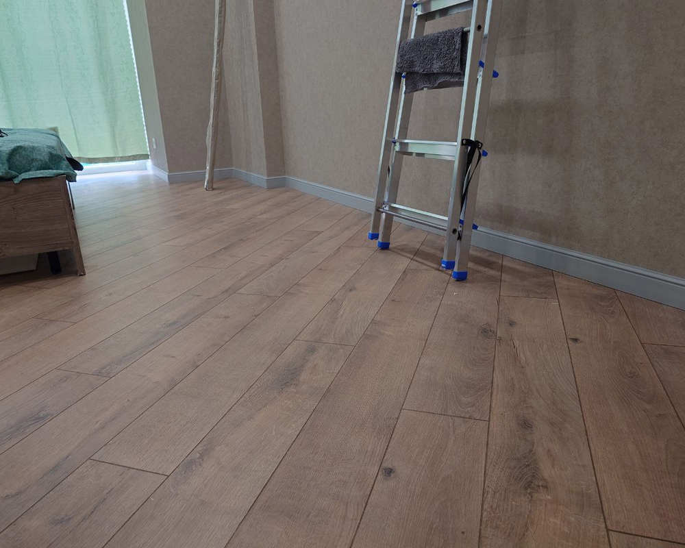 Плинтус из полистирола высокой плотности Волшебная Палочка 100*13*2000. MSPOL 103. Окраска включена в стоимость