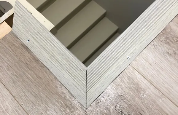 Порог угловой ПУ 02.2700.201л Серебро