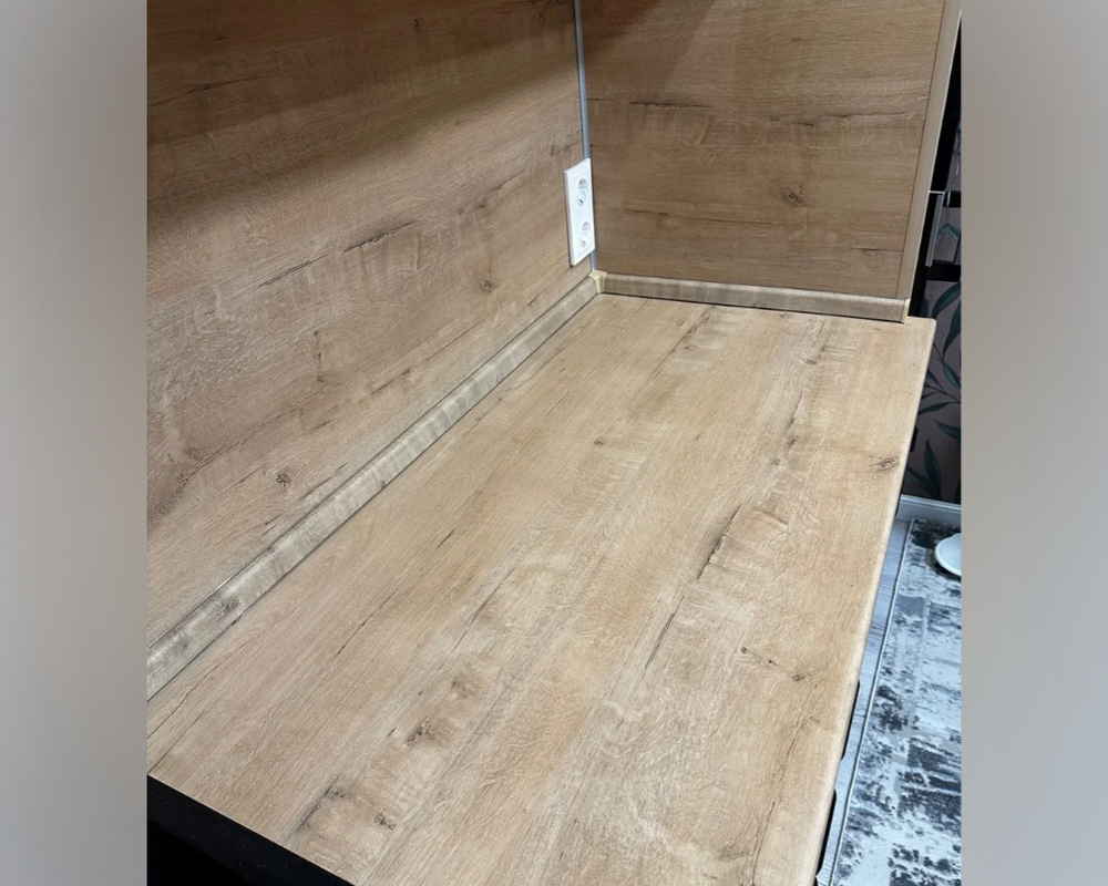 Плинтус для столешниц прямоугольный ПВХ Волшебная палочка 25*12мм 3м 2075 Дуб кера