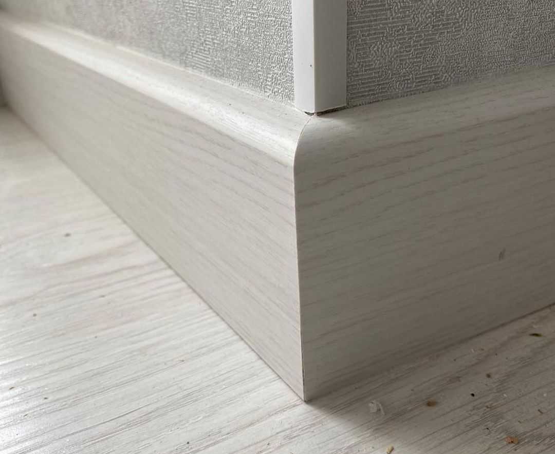 Плинтус МДФ Лука Пл 100-1МДФ.2700.Point line 24055 Ривьера нью