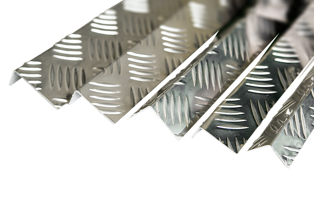 Угол рифлёный алюминиевый Укв 02.2000.500 60х30 мм