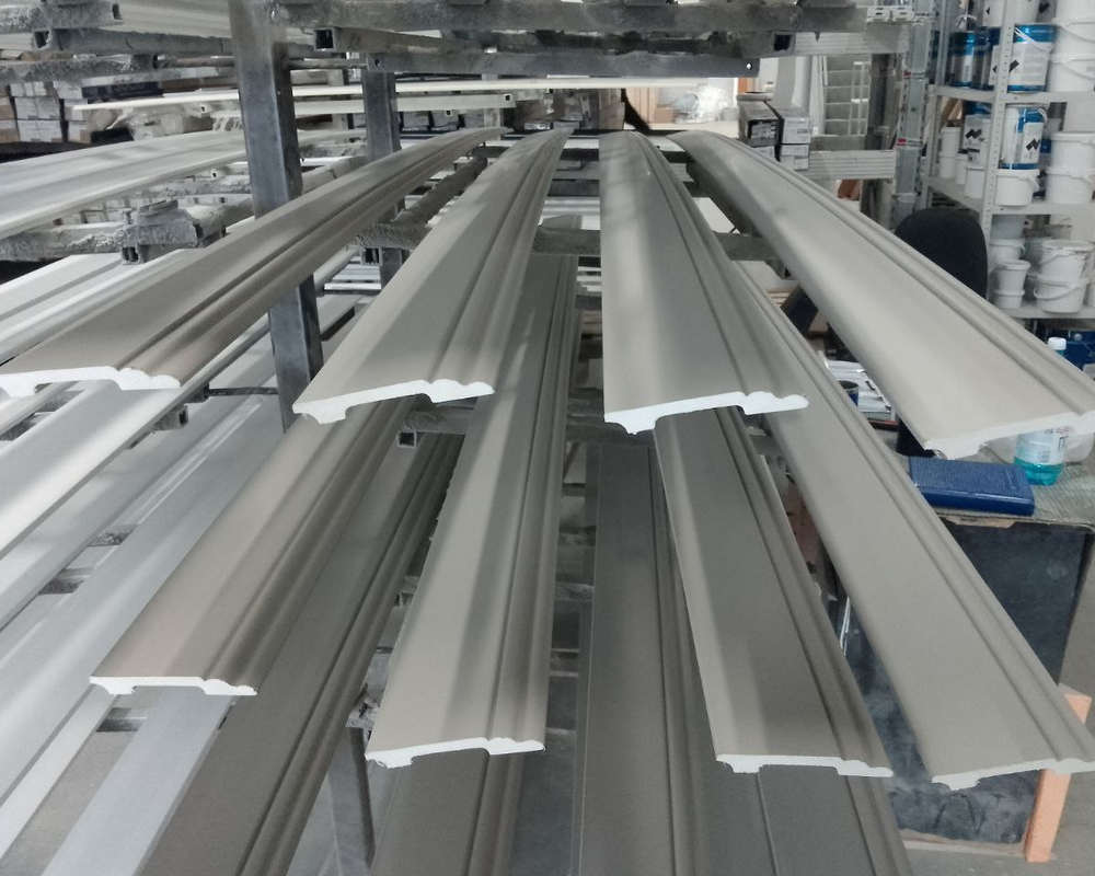 Плинтус из полистирола высокой плотности Волшебная Палочка 100*13*2000. MSPOL 103. Окраска включена в стоимость