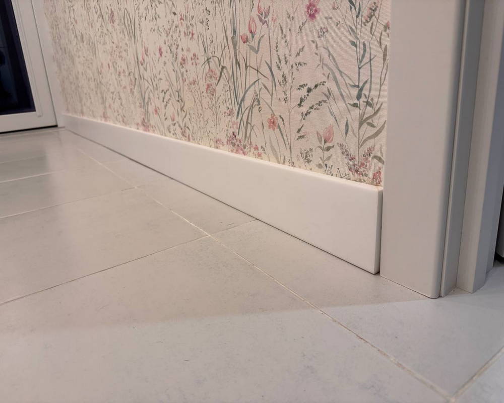 Молдинг Солид 2 UHD 10/60L 2,0 м Белый c LED рассеивателем