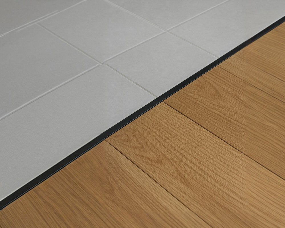 PV101-44 Профиль T-образный плоский Муар антрацит 10мм х 2.7м