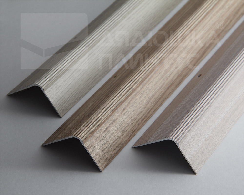 Порог угловой ПУ 02.900.02л Золото