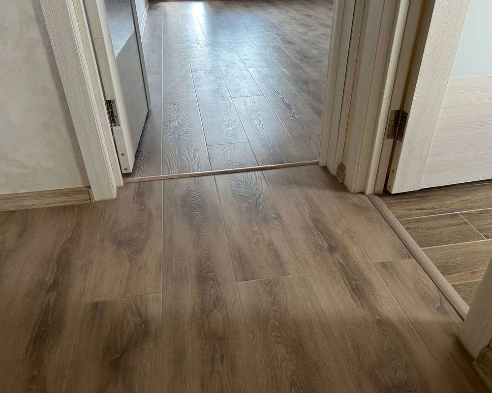 Самоклеящийся порог ЛС 35.2700.4088 Орех