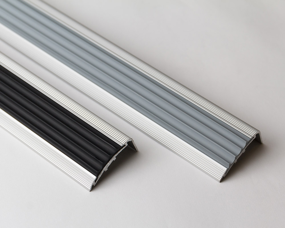 Порог угловой ПУ 71.900.001 Алюминий