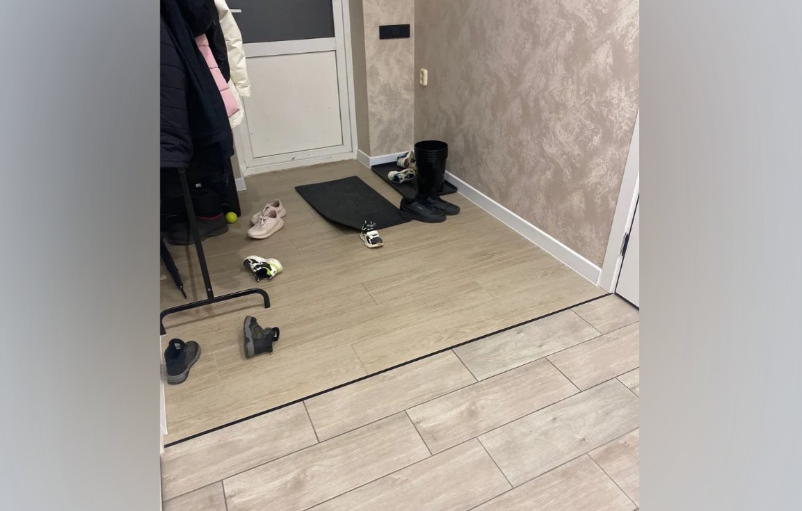 PV101-42 Профиль T-образный плоский Муар Черный 10мм х 2.7м