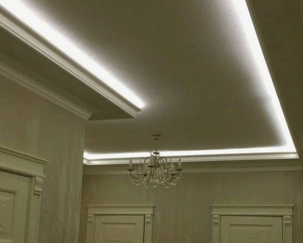 Карниз потолочный NMC IL2 50*105*2000. Белый под подсветку