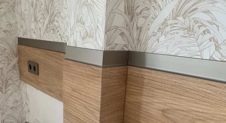 Плинтус алюминиевый Волшебная Палочка 40мм 3,0м Шампань матовая