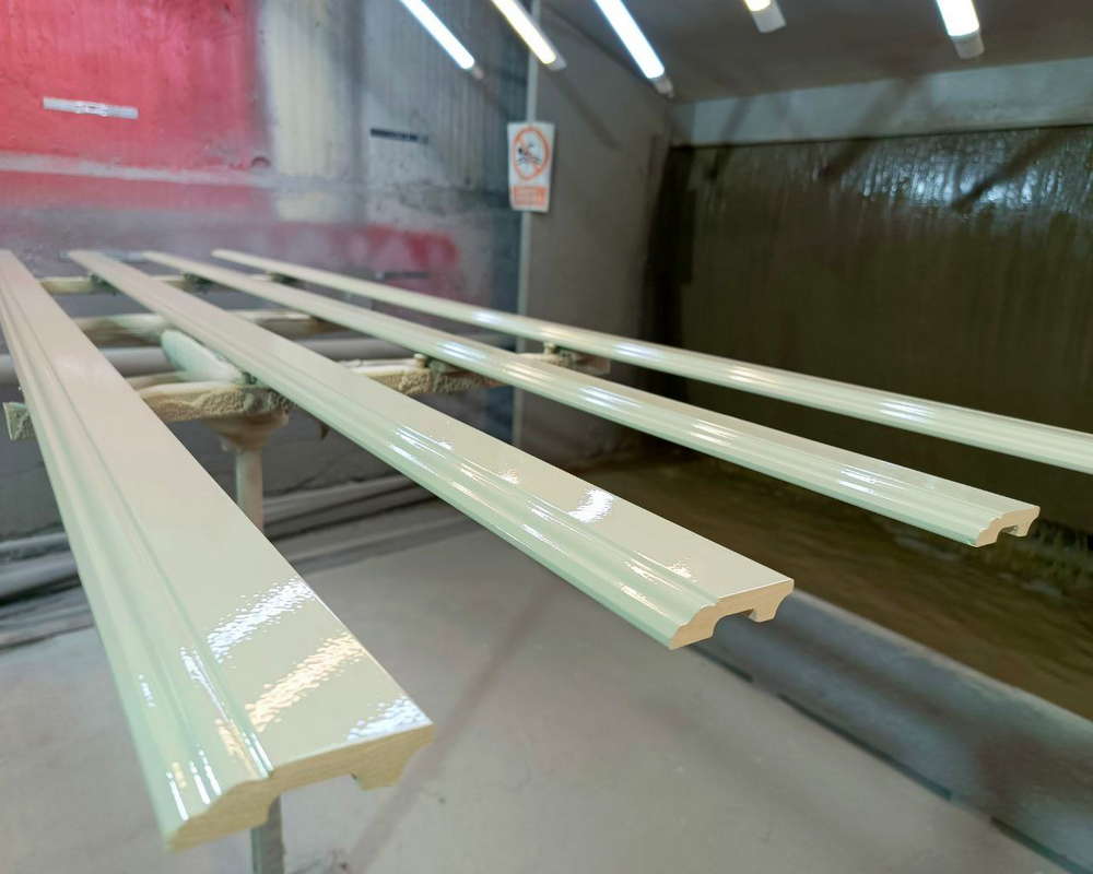 Плинтус NMC FD21 Wallstyl 130*20*2000. Окраска включена в стоимость