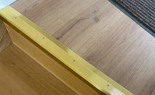 Порог угловой ПУ 02.2700.055 0,9 м Бетон классик