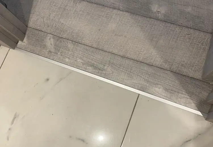 Алюминиевый  профиль ПТ-18 (72276PX)  серый муар 2,7 м.