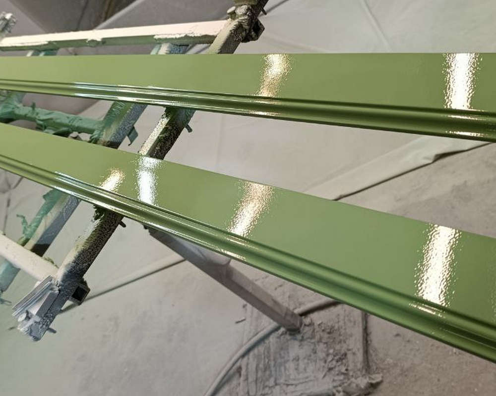 Плинтус из полистирола высокой плотности Волшебная Палочка 100*13*2000. MSPOL 103. Окраска включена в стоимость