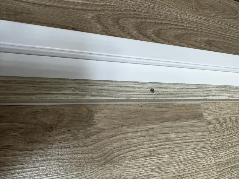 Порог угловой ПУ 01.2700.201л Серебро