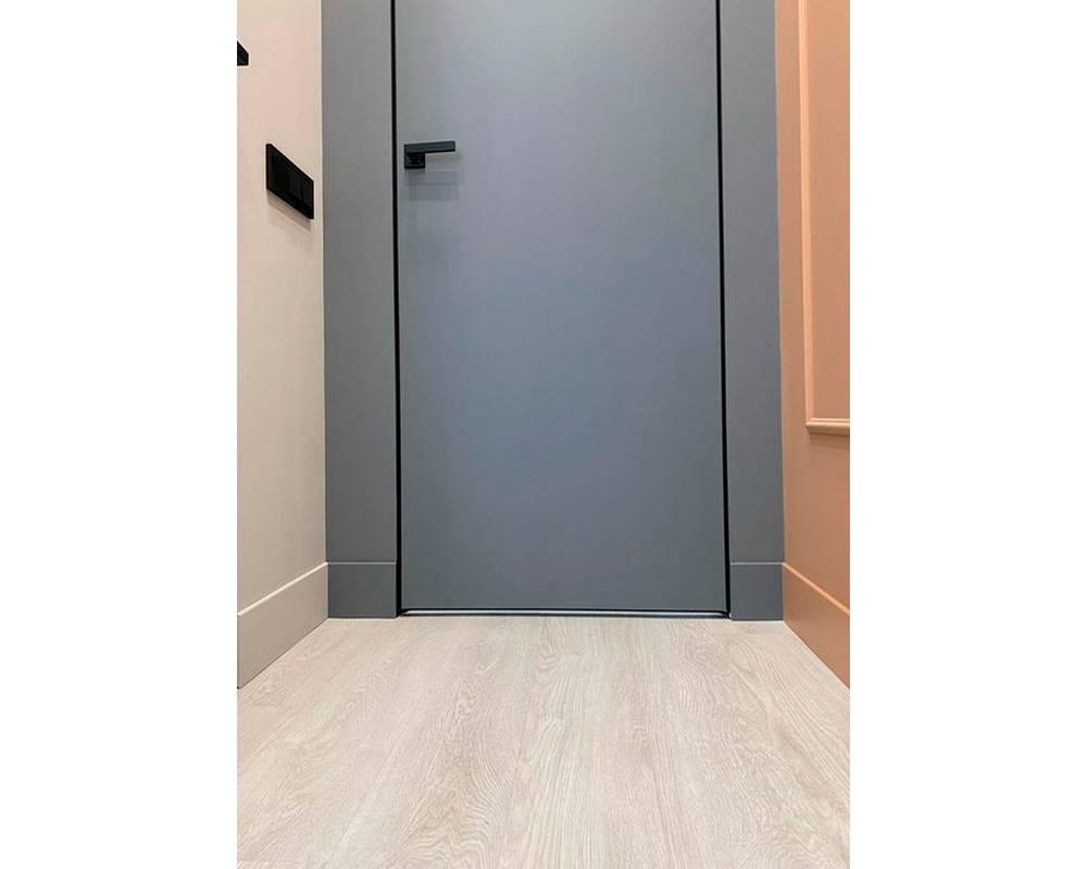 Плинтус из полистирола высокой плотности HI WOOD B99V1 99мм х 18мм х 2,0м.