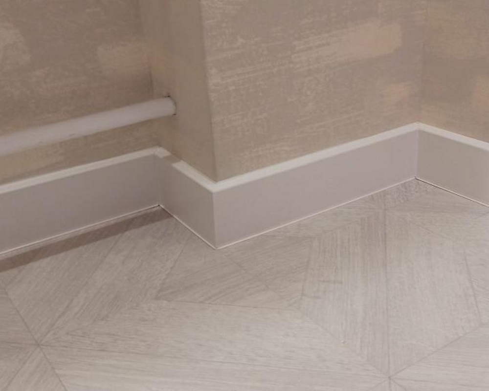 Плинтус ХДФ Dollken Cubu Flex Life XL 80 мм х 2,5 м 5012 Белый