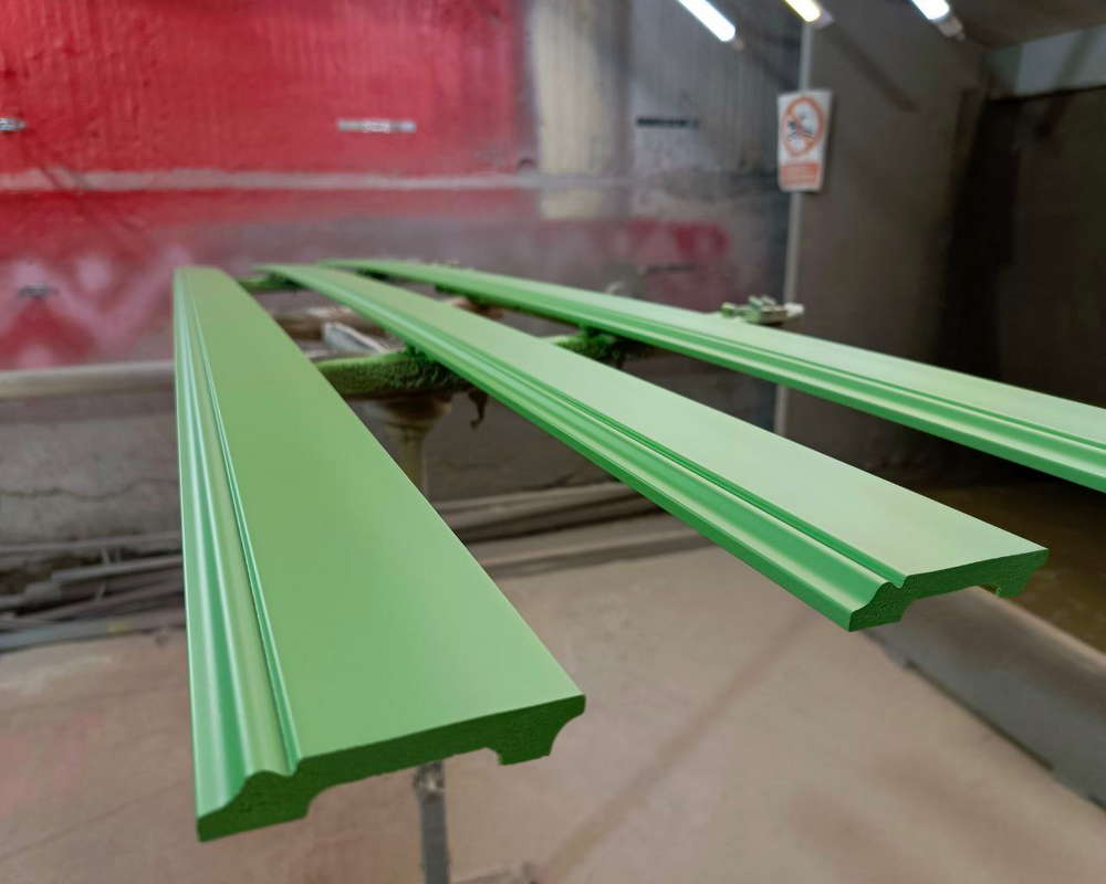 Плинтус из полистирола высокой плотности Волшебная Палочка 100*13*2000. MSPOL 103. Окраска включена в стоимость