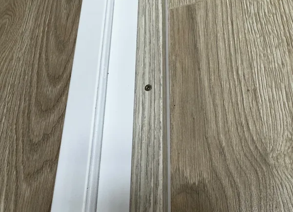 Порог угловой ПУ 05.2700.286 Пробка