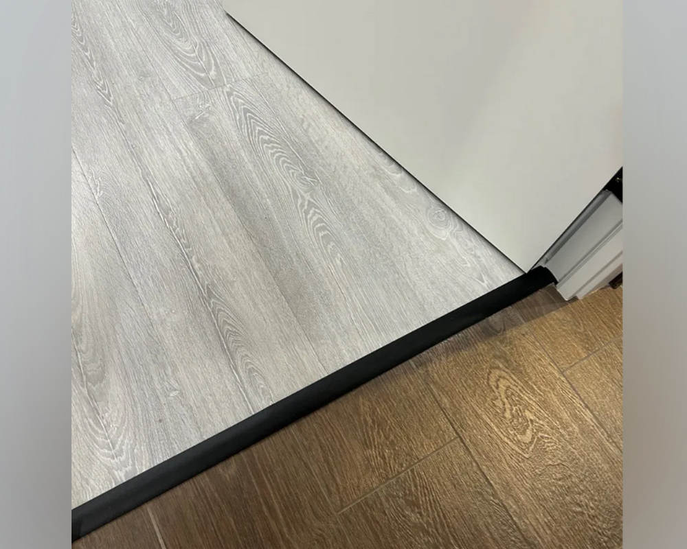 Самоклеящийся порог ЛС 35.2700.4091 Дуб темный