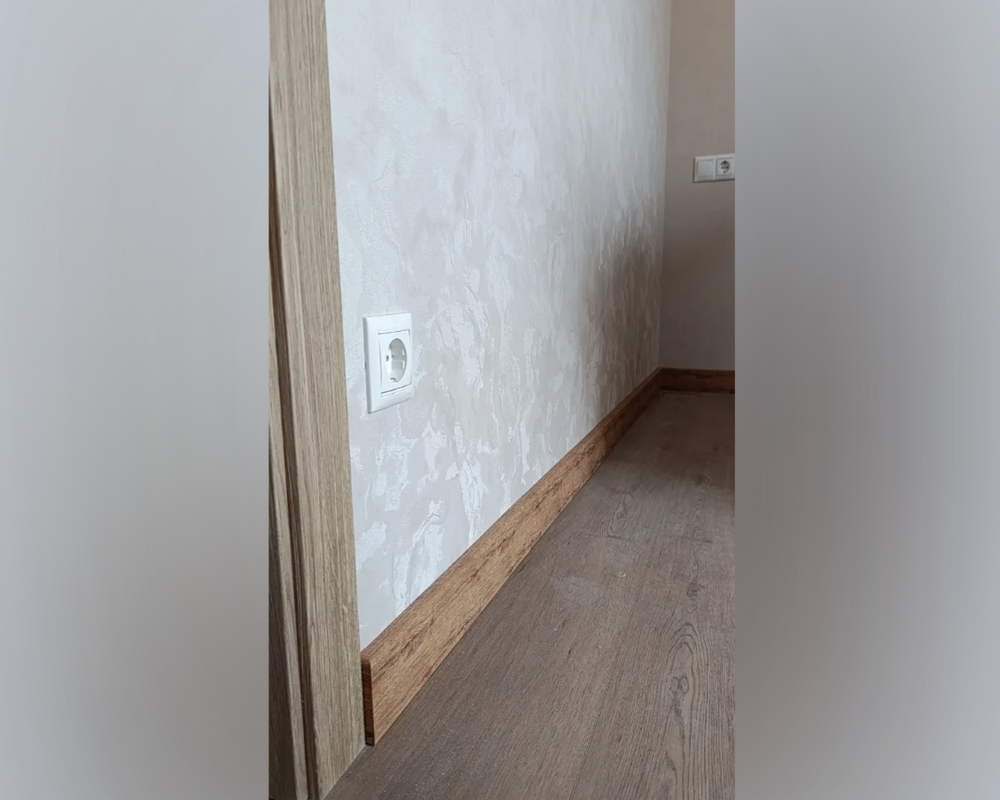 Плинтус напольный Salag Alpha 80 Фокси 2,4м