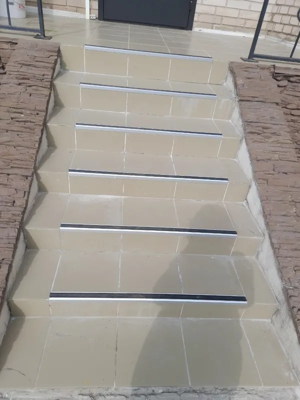 Порог угловой ПУ 07-1.2700.201лч Анод серебро