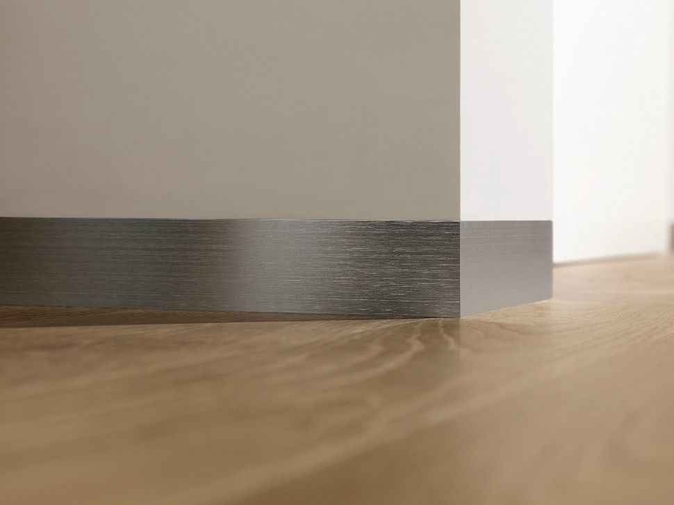 Плинтус алюминиевый. Браш серебро. 60 мм BTBS 60A